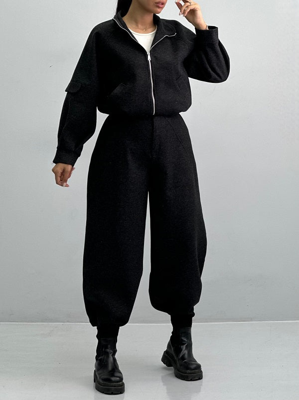 Wool set with high collar and zipper