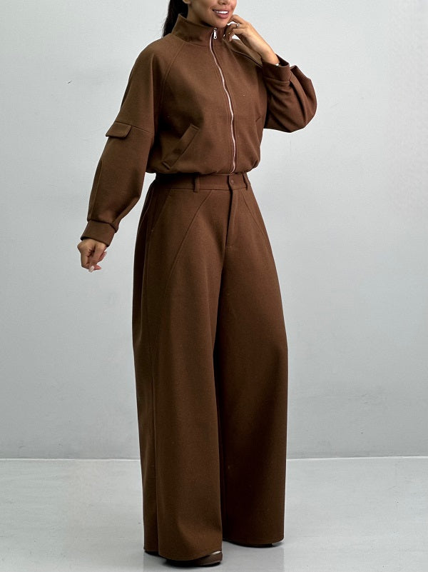 Wool set with high collar and zipper