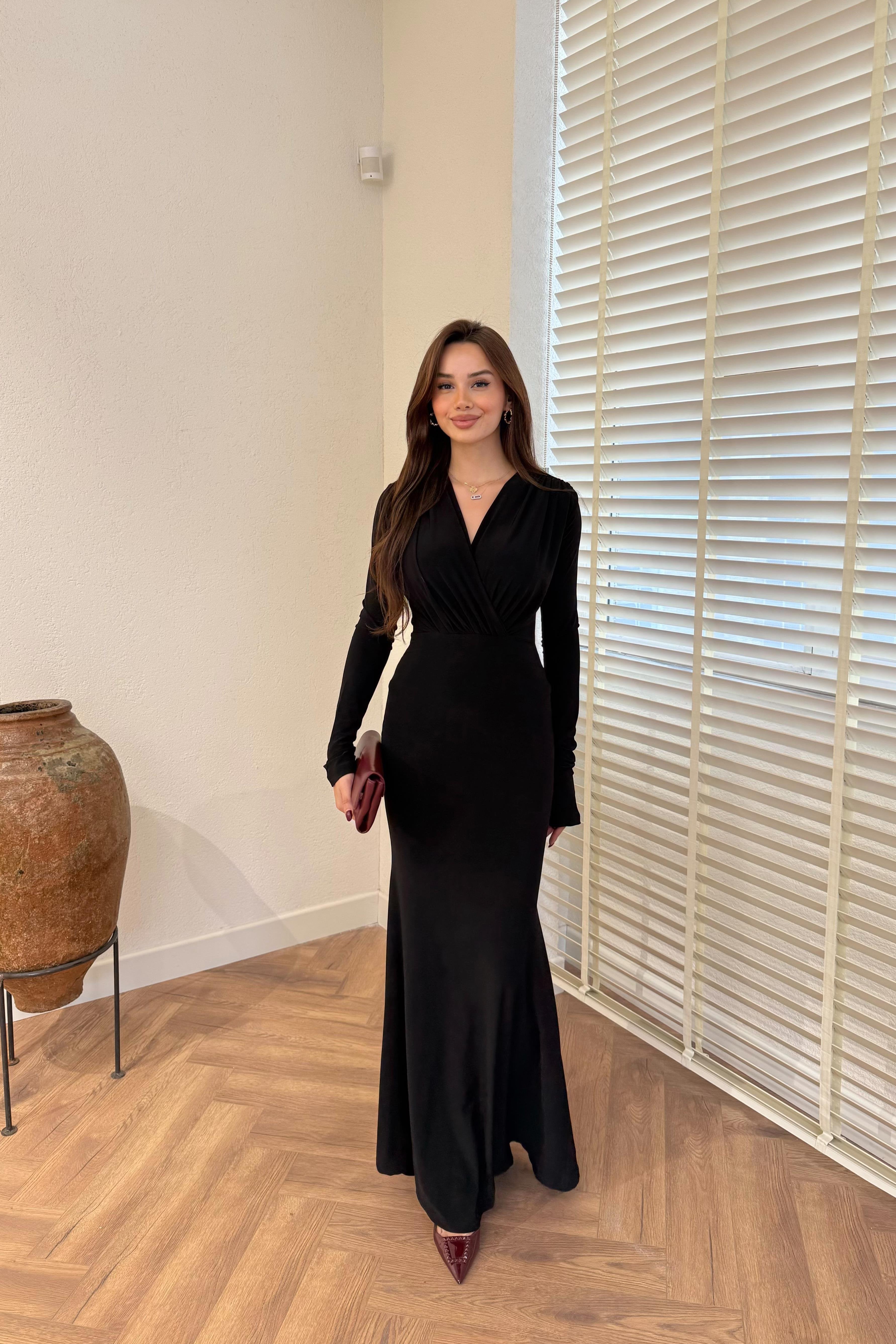 V-Neck Fishtail Dress - BROWN